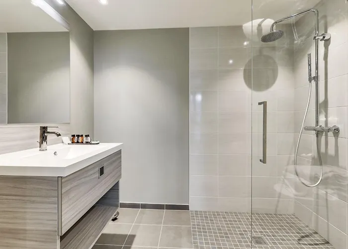 Mode - Arc De Triomphe Paryż