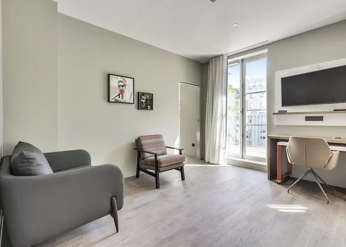 Hotel apartamentowy Mode - Arc De Triomphe 4*