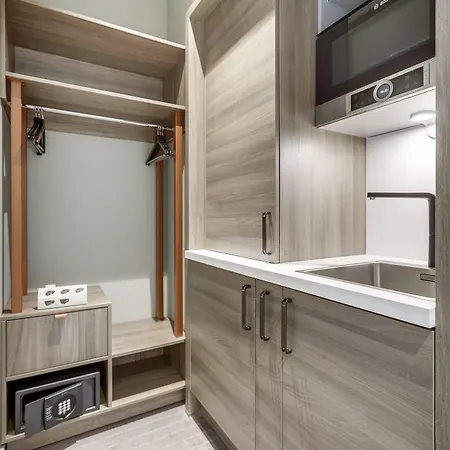 Mode - Arc De Triomphe Paris